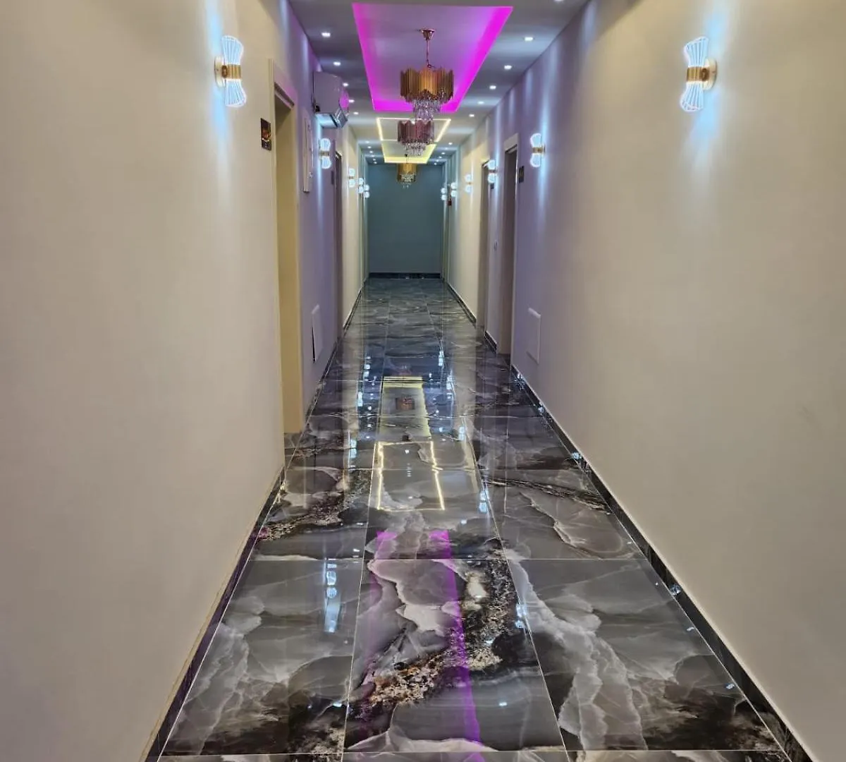 London Restaurant Hotel Kukes
