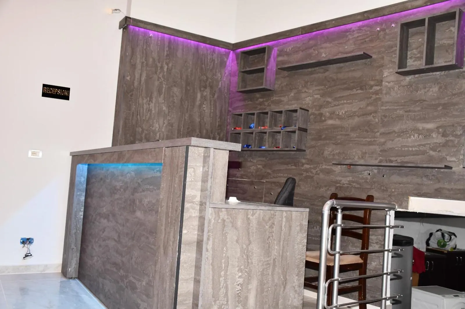****  London Restaurant Hotel Kukes Албания