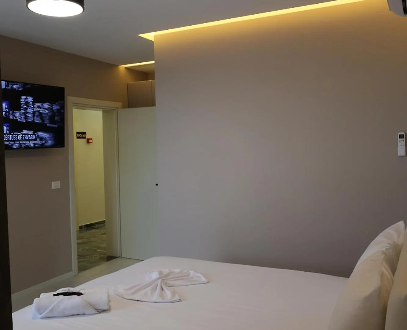 London Restaurant Hotel Kukes 4*,