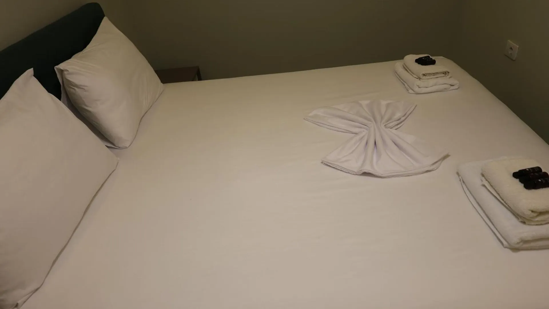 ****  London Restaurant Hotel Kukes Албания