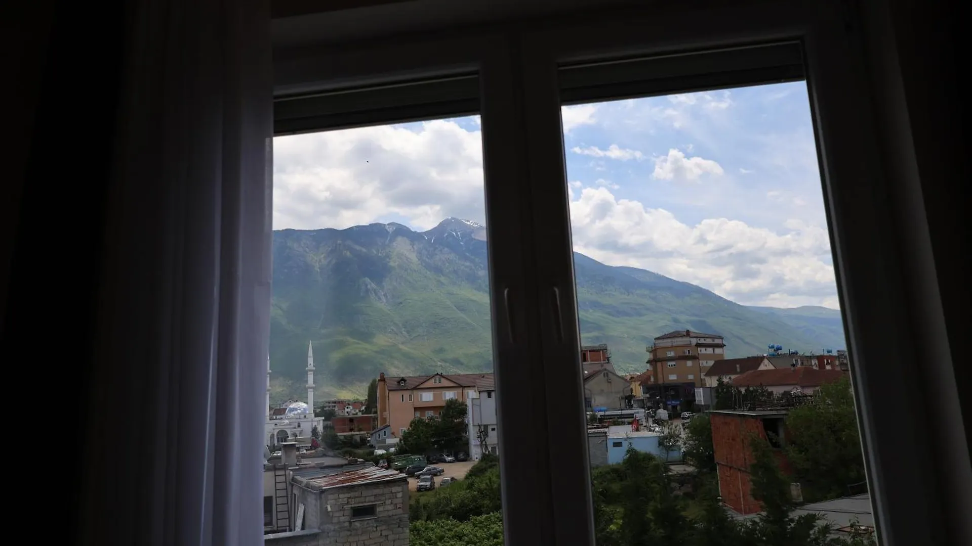 London Restaurant Hotel Kukes