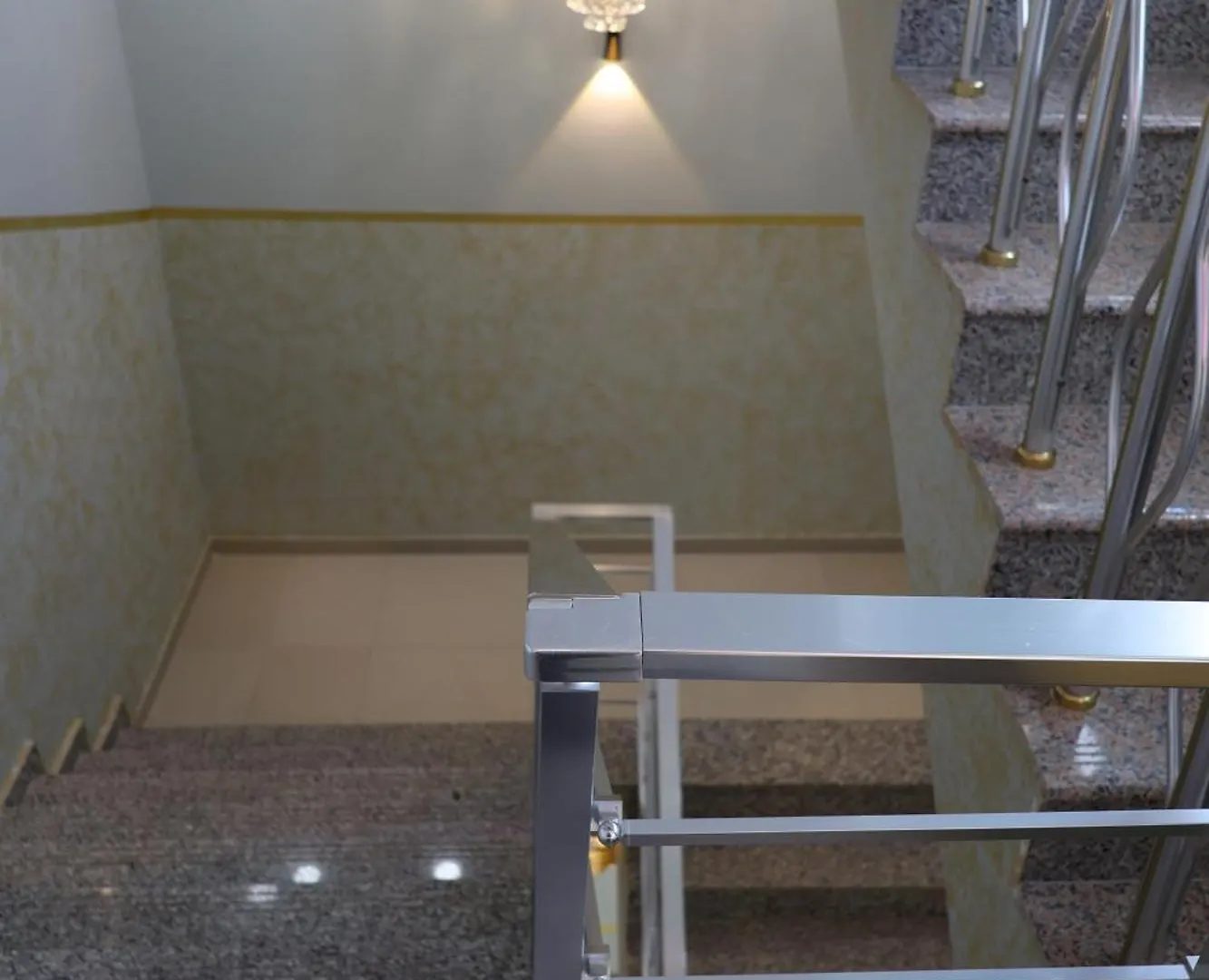 ****  London Restaurant Hotel Kukes Албания